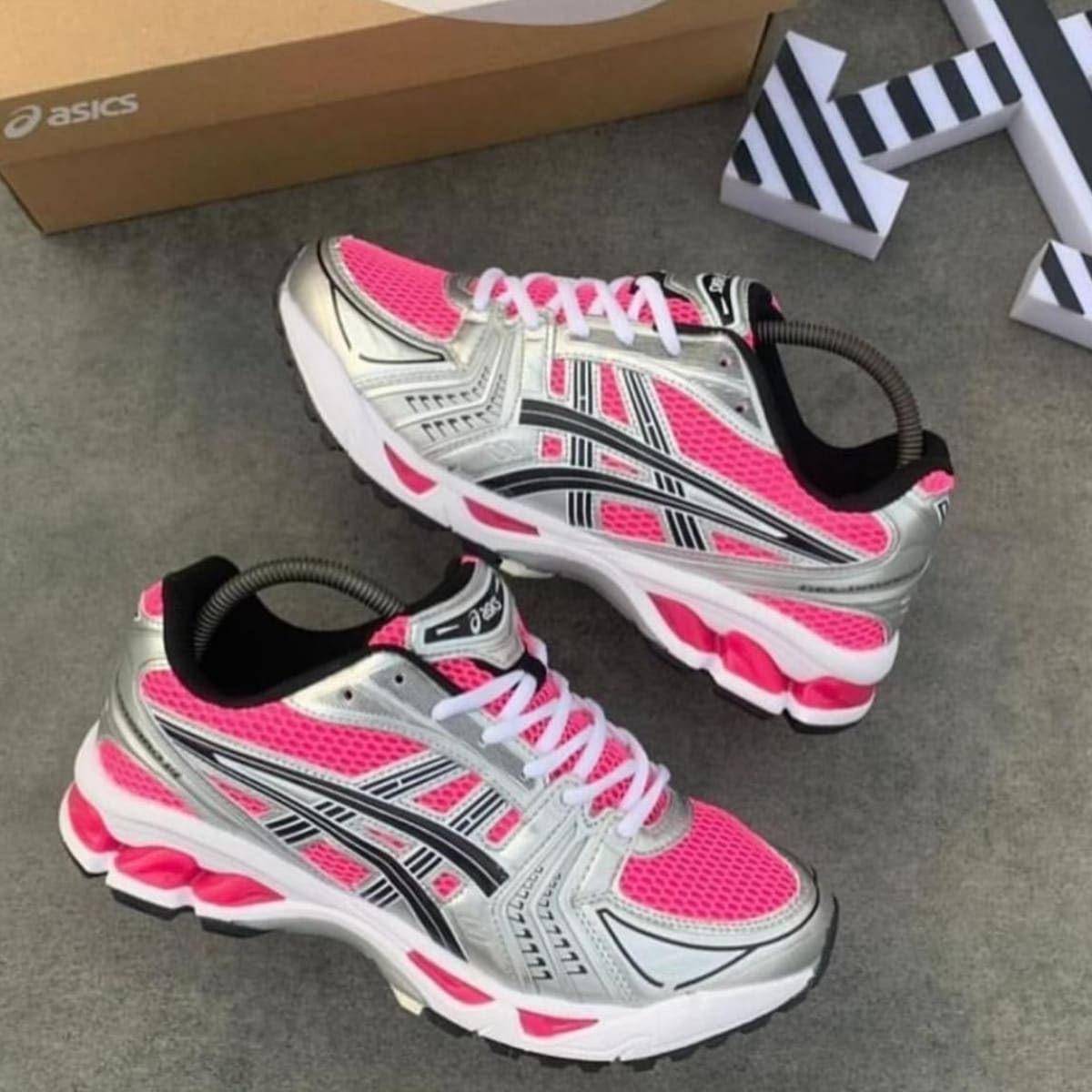 ASICS GEL-KAYANO