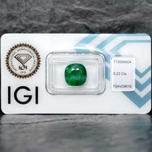 Tsavorite 1