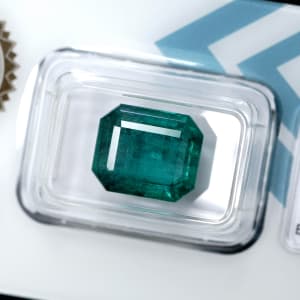 Emerald 5