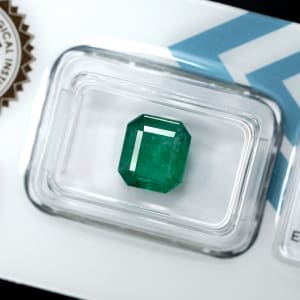 Emerald 5