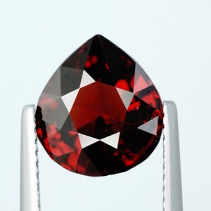Pyrope-Almandite Garnet 4