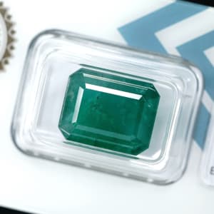 Emerald 5