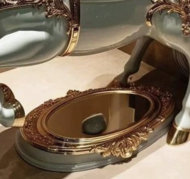 Toilet photo 3