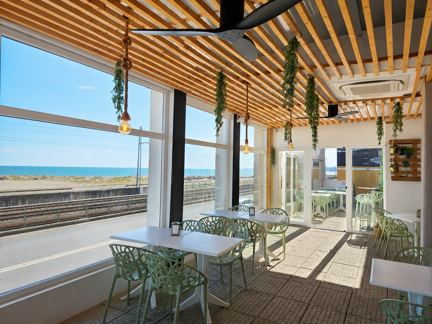 Nautilus Café Lounge