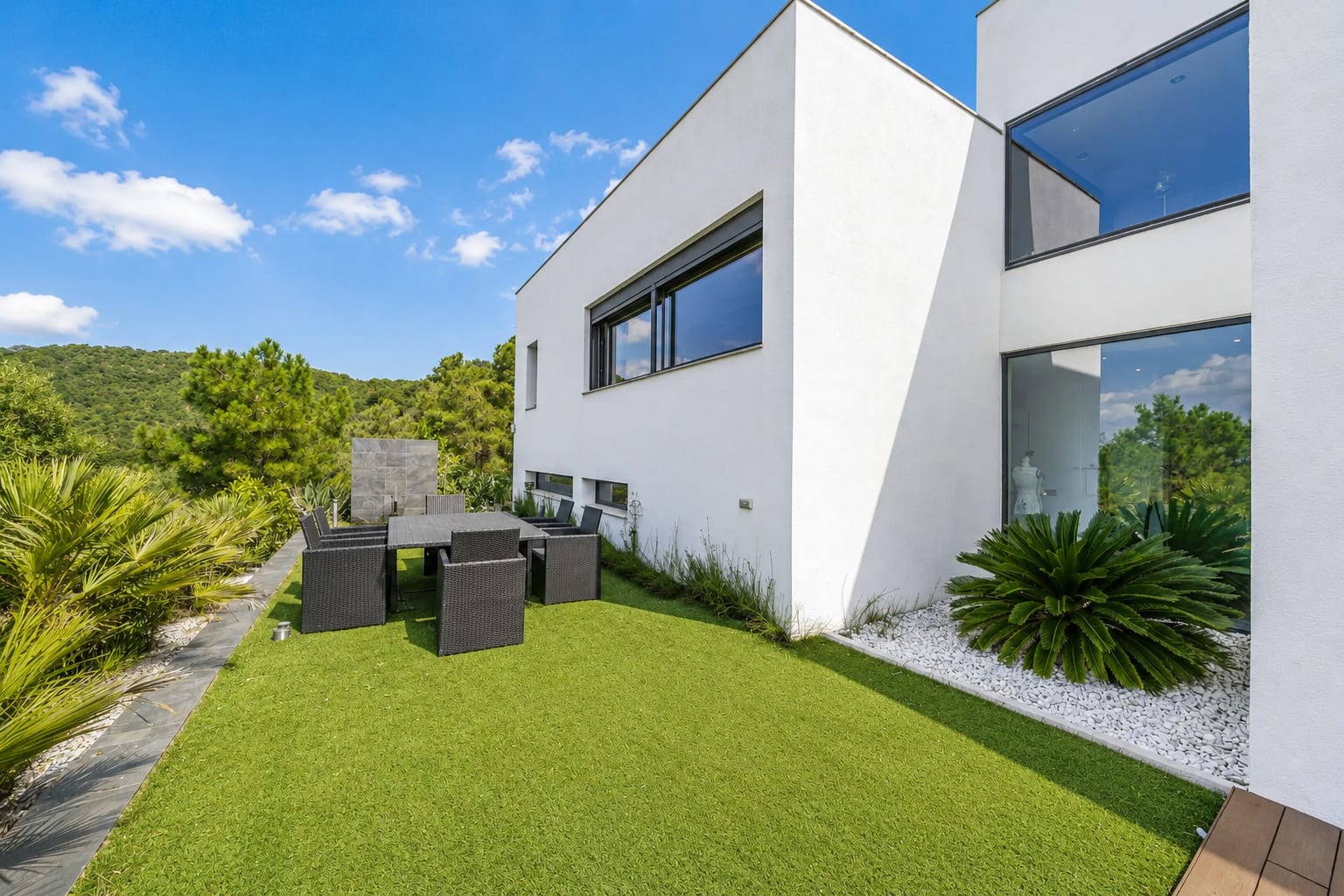 Villa moderna con piscina infinity y vistas panorámicas al mar en Lloret de Mar - 2