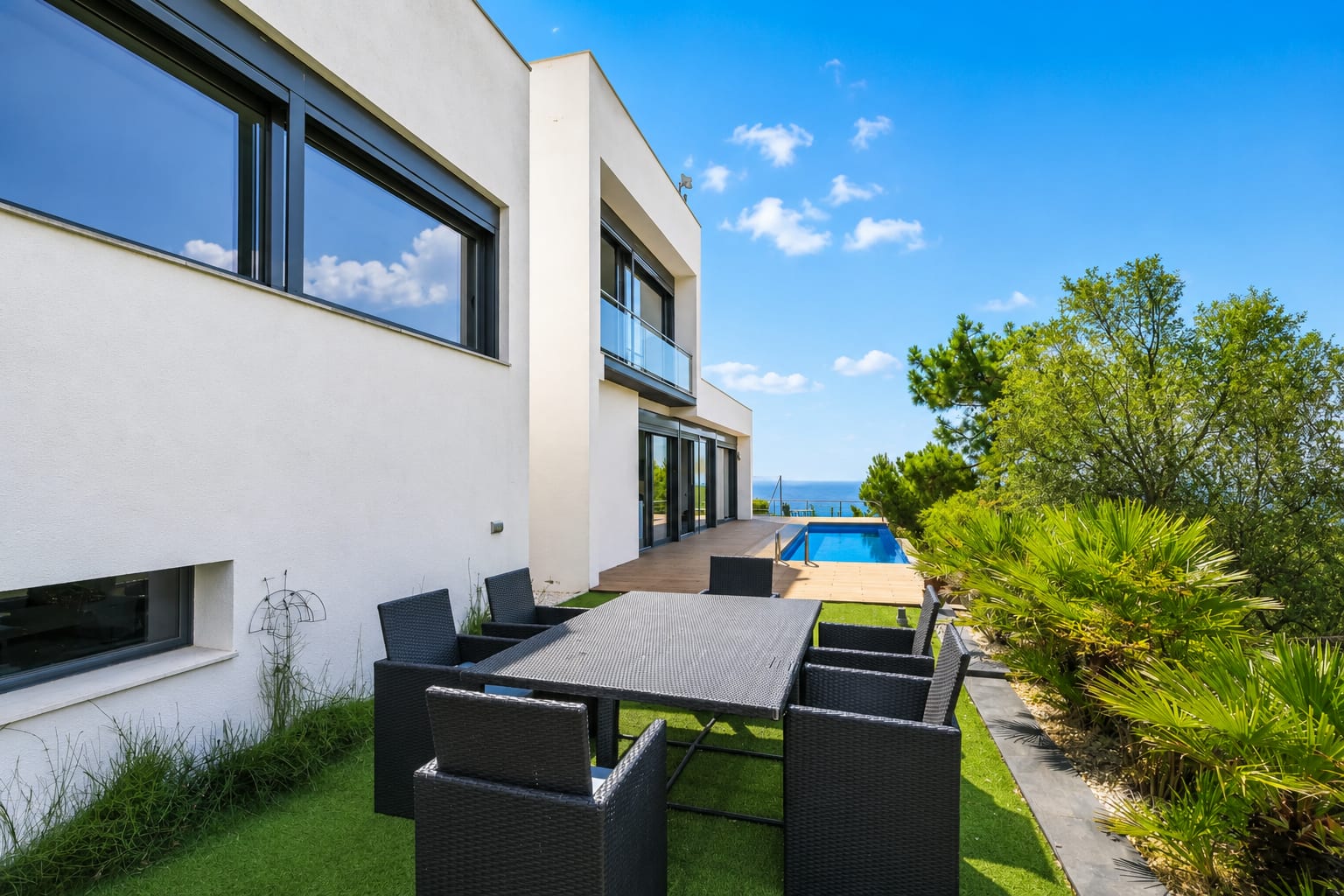 Villa moderna con piscina infinity y vistas panorámicas al mar en Lloret de Mar - 4