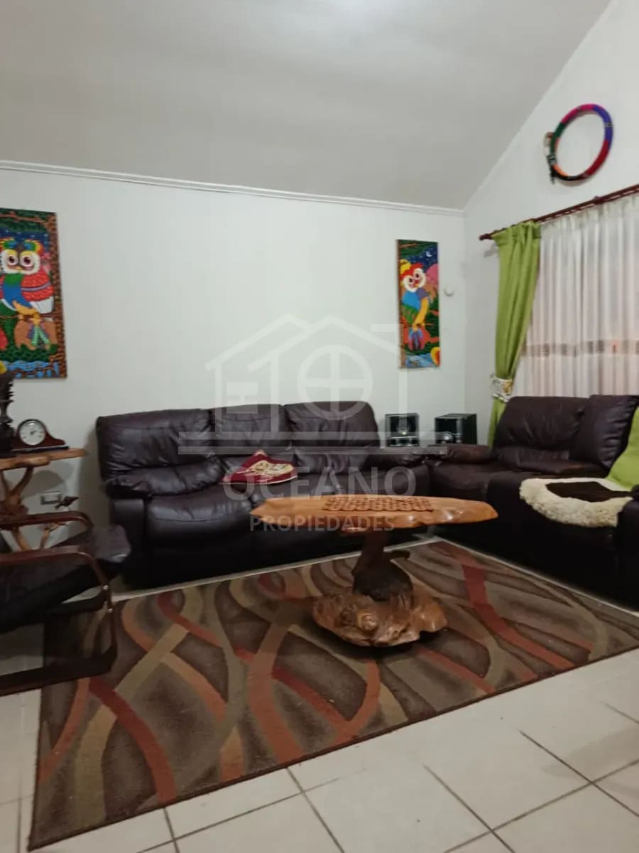 Linda Casa en Jardin Austral 3D 2D