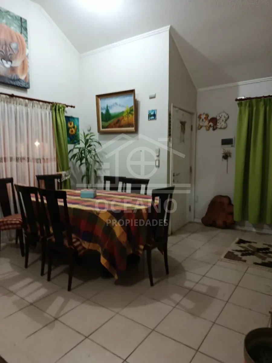 Linda Casa en Jardin Austral 3D 2D