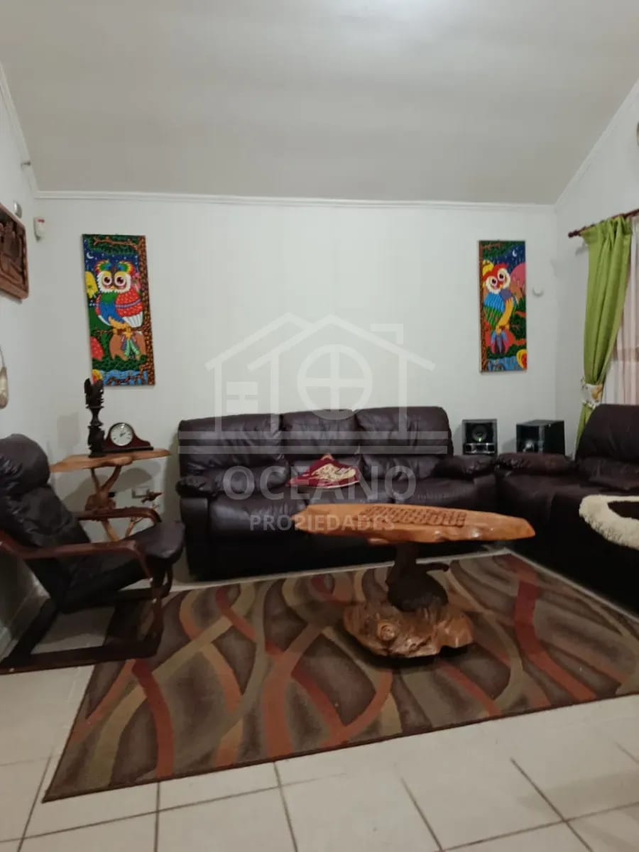 Linda Casa en Jardin Austral 3D 2D