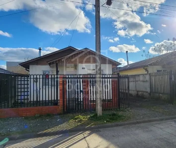 Oportunidad Casa  3D 1B en Panitao