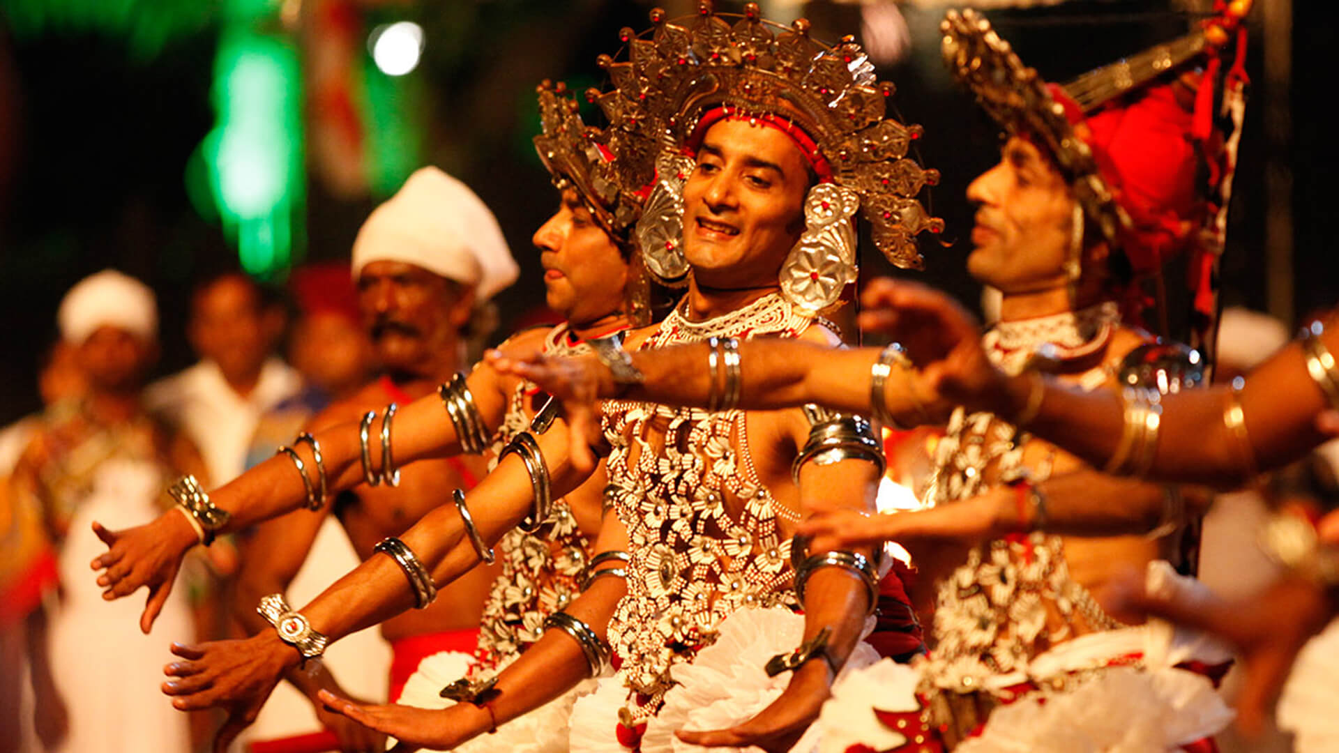 Kandy Esala Perahara festival - cultural procession and island heritage celebration