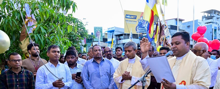 Fr. Namal imparts the blessings
