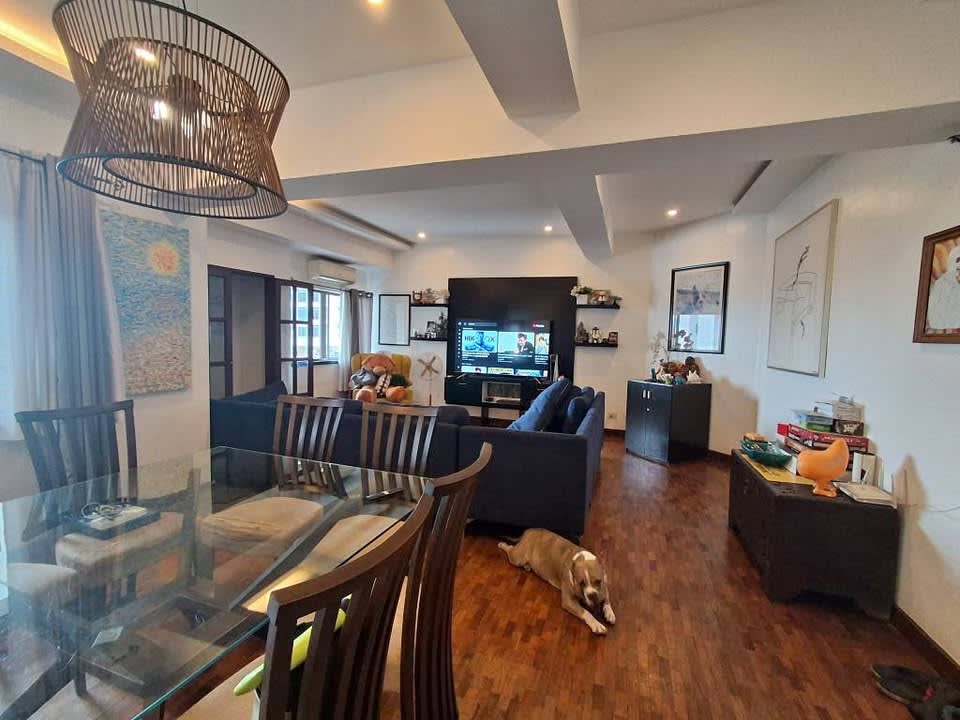 Huge 3BR for Rent in Salcedo Village | 168sqm w/ Parking - rental in Makati