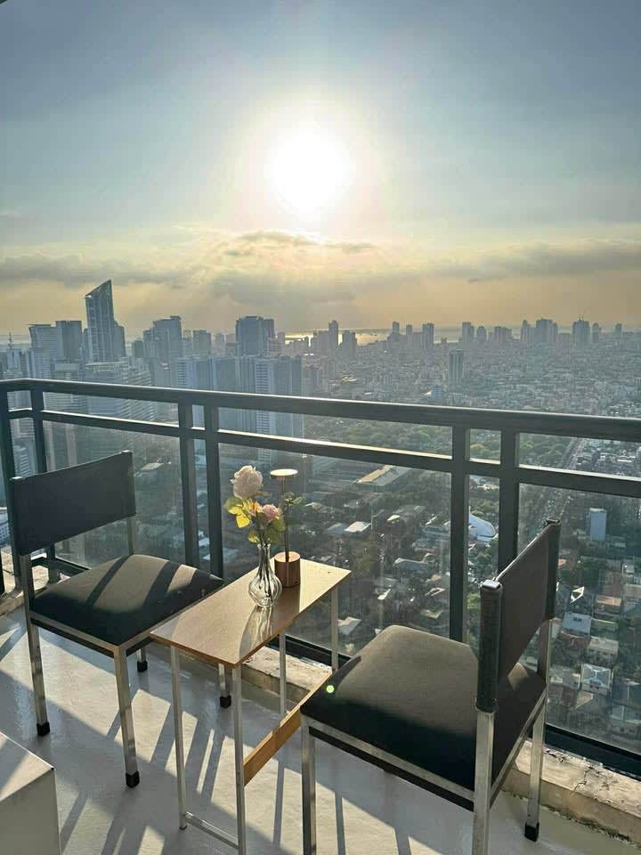 FOR LEASE | Studio with balcony in Makati City - rental in Makati