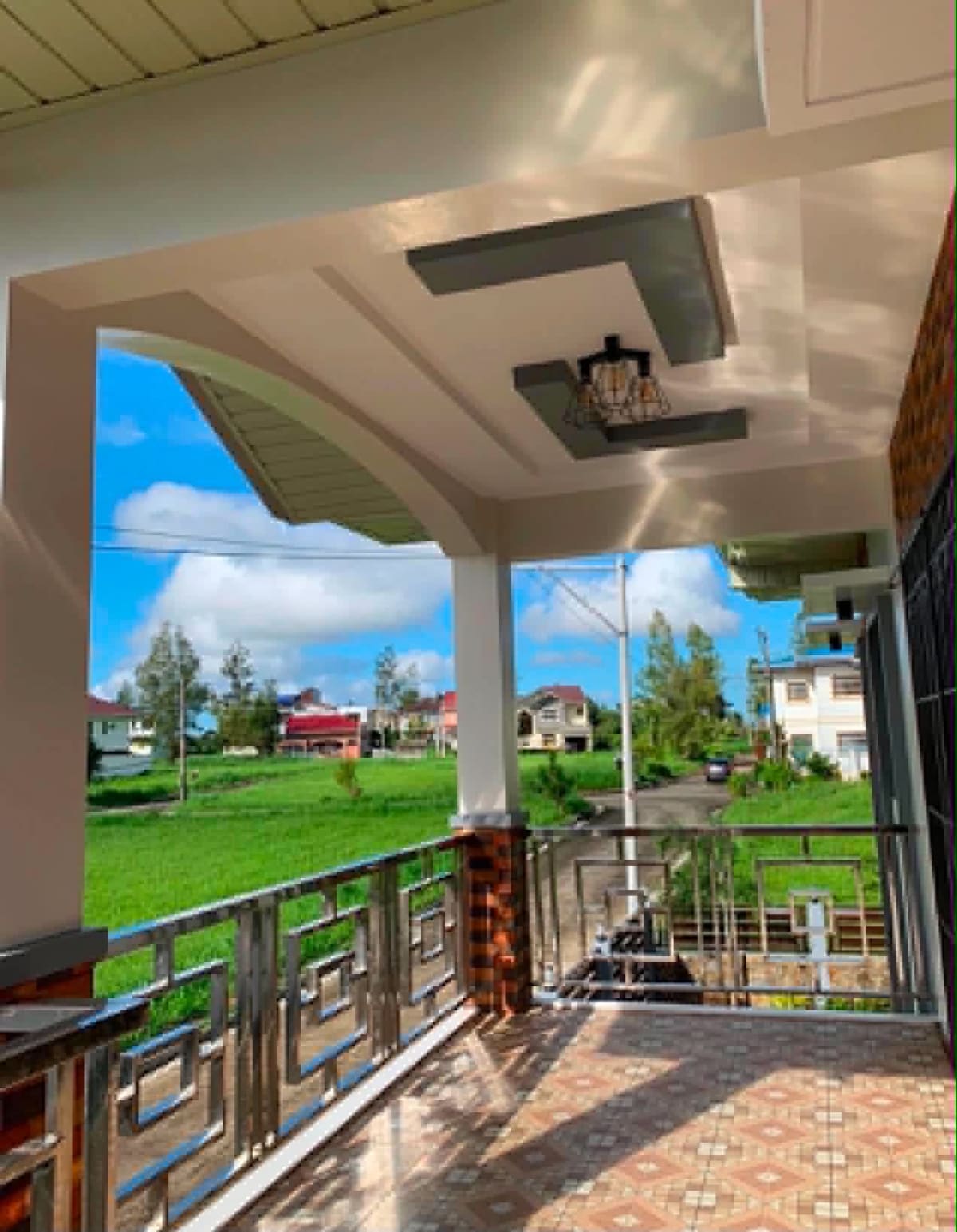 ELEGANT 5-BEDROOM HOUSE FOR RENT IN LIPA ROYALE ESTATES - rental in Lipa City
