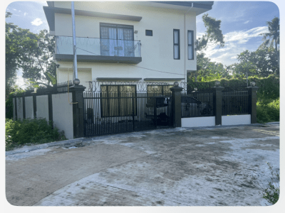 2 story house with 4 bedrooms and 3 bathrooms