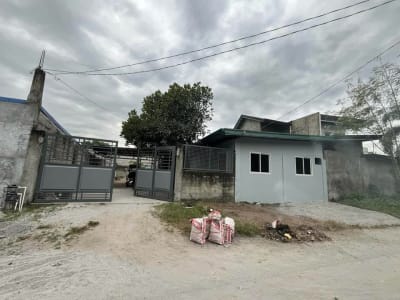 Apartment with 4 units
