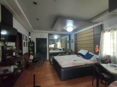 Spacious 5BR House & Lot - Commonwealth, Quezon City