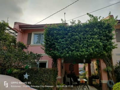 A 2 bedroom house with terrace and garage