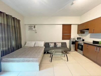 Studio with Balcony in Two Serendra BGC for Lease / Rent