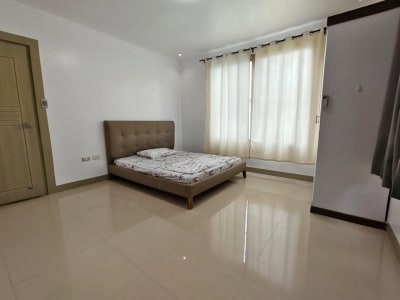 3 Beds 3 Baths House