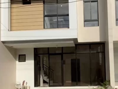 Residential Commercial with 1 Bedroom/olOffice use