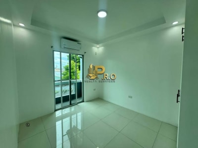 3 Beds 3 Baths Apartment/condo