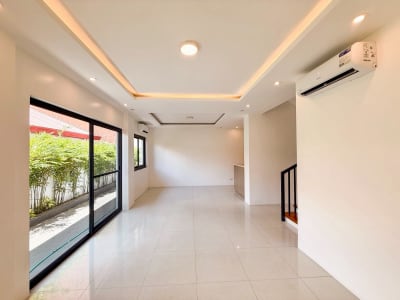 FOR SALE!! 🏠 HOUSE & LOT at AFPOVAI PHASE 2, Taguig