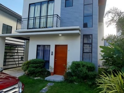3 bedroom, 3 toilet and bath, 1 maids quarter