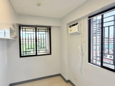 FOR RENT 3-Bedroom Corner Unit with Parking at Magnolia Place, Quezon City Looking for a spaci