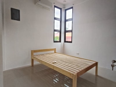 4 Beds 2 Baths House
