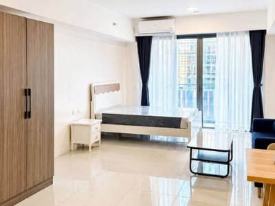 Studio Unit with balcony for Rent in East Glory Center ,across city of Dreams