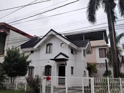 HOUSE FOR RENT!! BATASAN HILLS QUEZON CITY