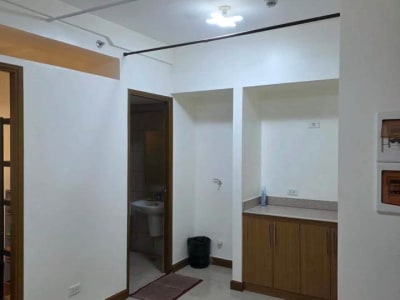 2BR with balcony for rent