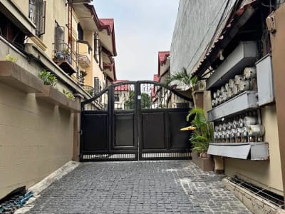 1 Bed 1.5 Baths - Townhouse