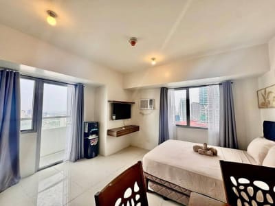 Executive Studio Unit at Taft East Gate(Walking distance to Ayala Business Park) for Rent