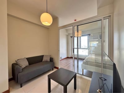 Furnished Studio Unit For Rent in Brio Tower, along EDSA-Guadalupe near Rockwell Makati