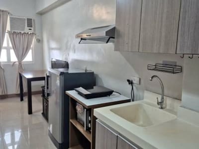 8 min walk from it park!!Studio for rent with balcony