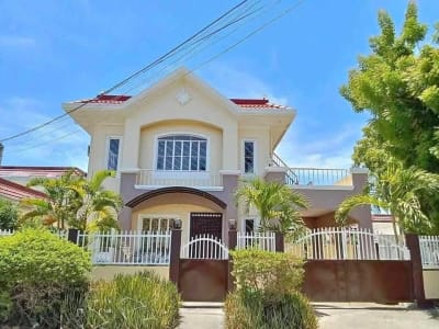 3-BEDROOM HOUSE FOR RENT