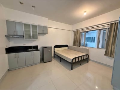 For Rent: Studio in Morgan