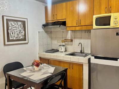 1 BR Fully Furnished Makati Condo with Balcony FOR RENT