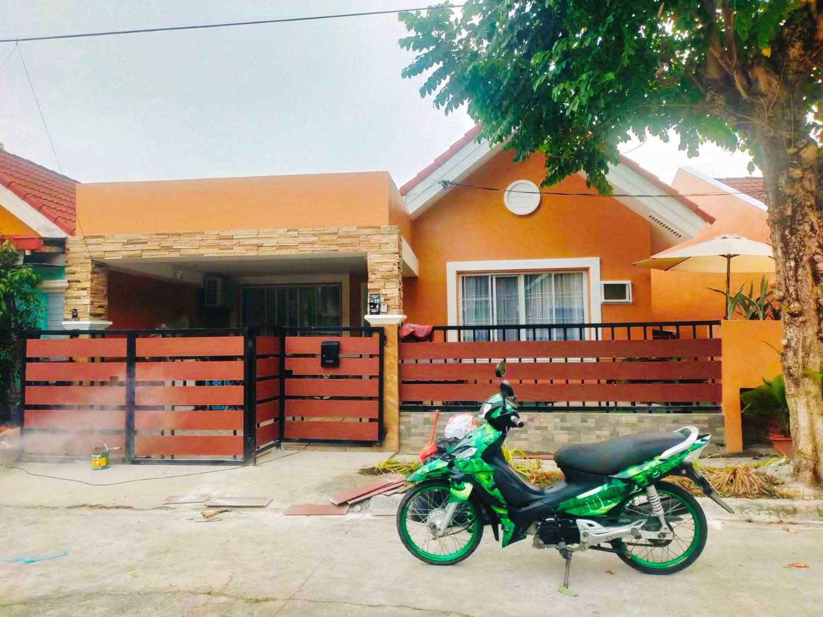 Modern Renovated 3 Bedroom house 2 cr