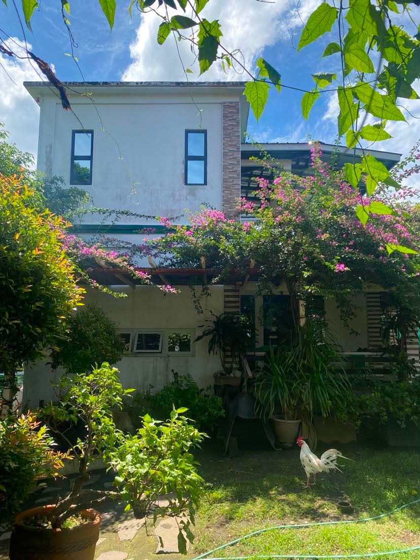 1400 sqm lot and house in Calaca Batangas