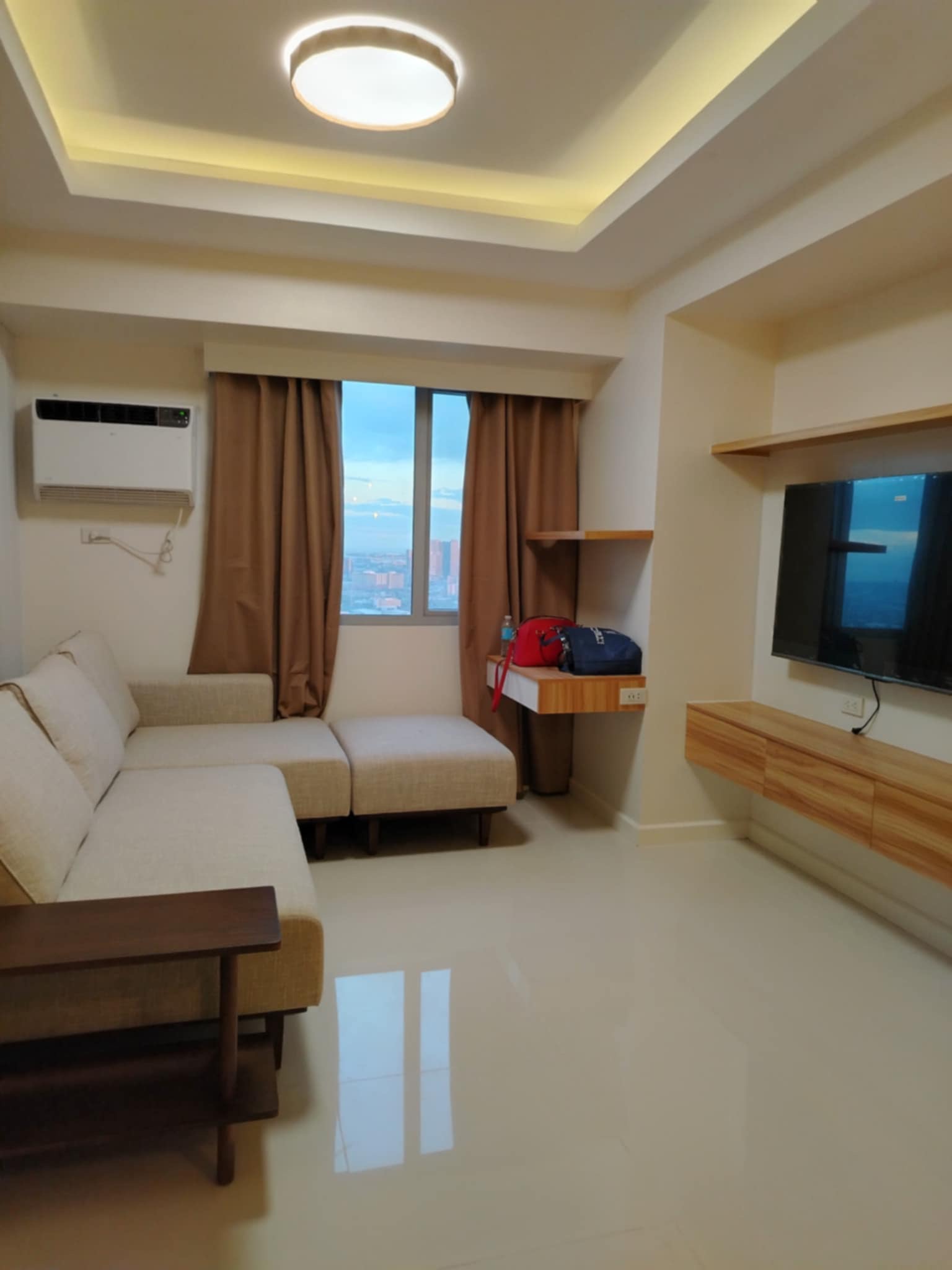 Taft Easr Gate Cebu City 1 bedroom condo Fully furnished.