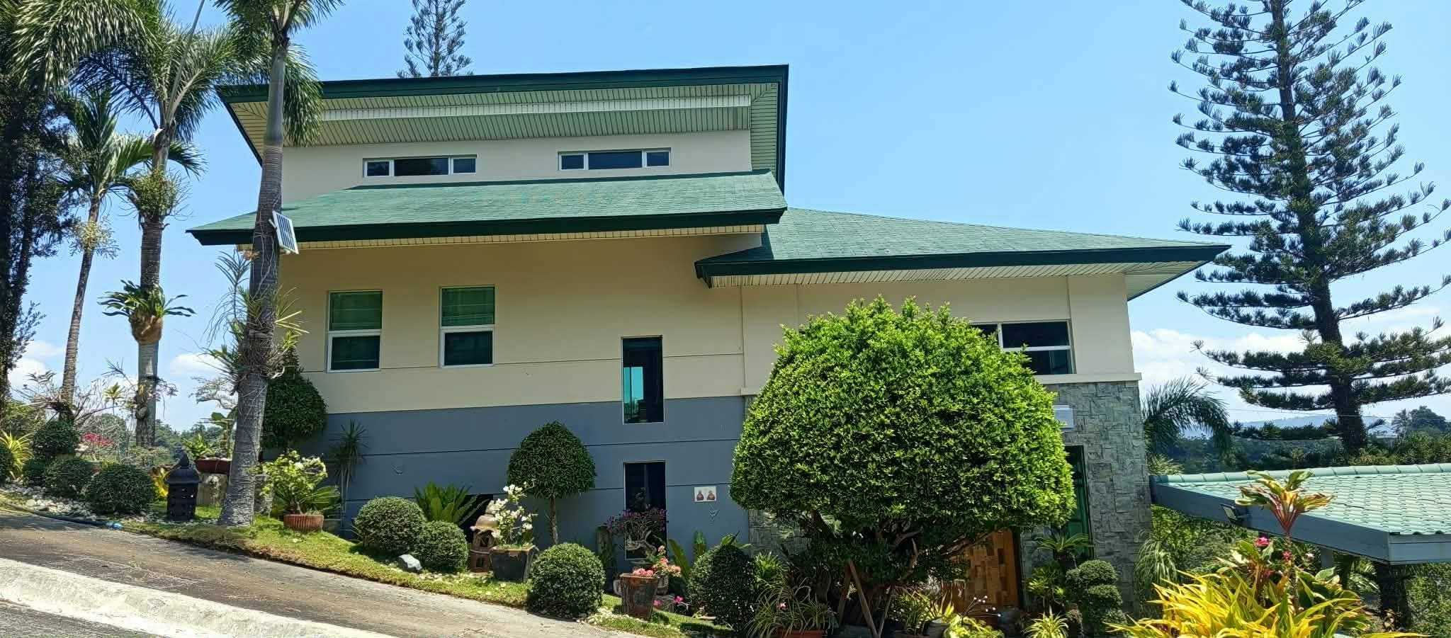 Prime location with overlooking view of Taal