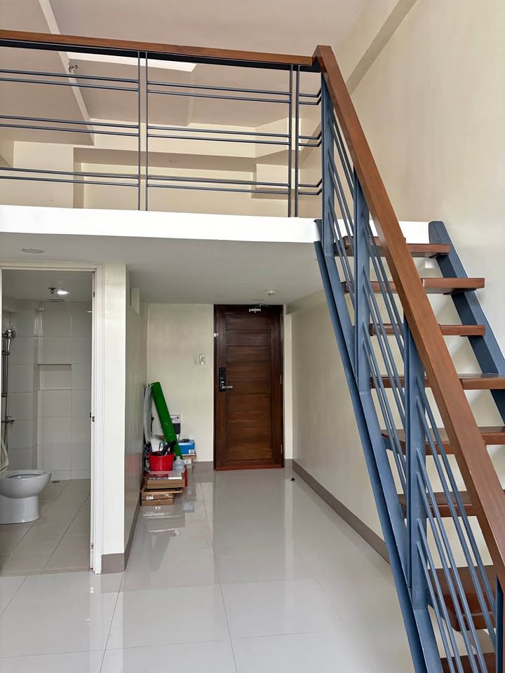One bedroom loft unit for rent in Brgy San Isidro Makati near SM Hypermarket - rental in Makati