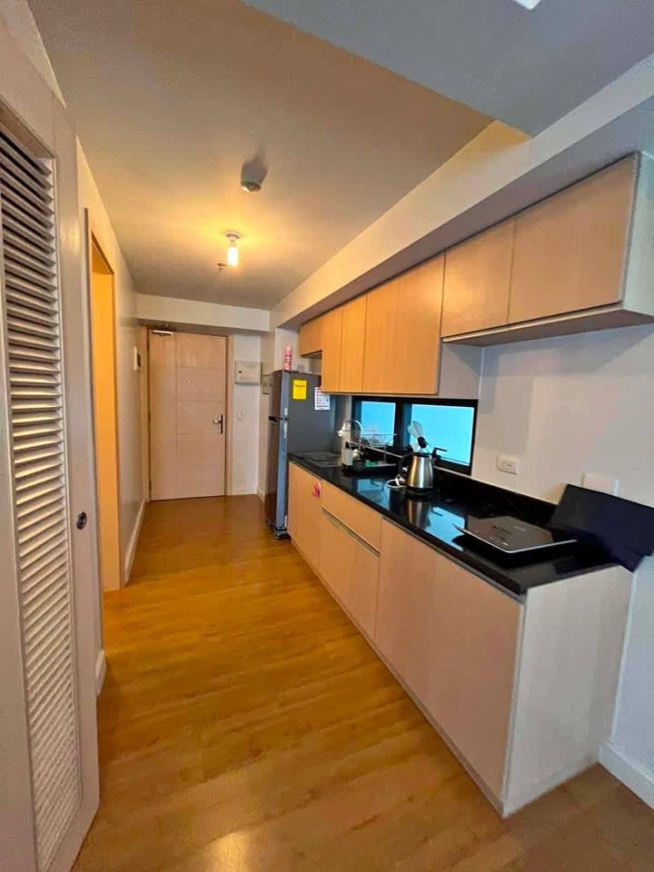 FOR LEASE  STUDIO SEMI FURNISHED UNIT - rental in Quezon City