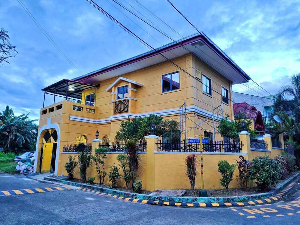 House for rent 300sqm floor area - Kingsville Court Mambugan Antipolo - rental in Marikina City