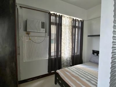 Condo in Mckinkey Hill | Walking distance to Venice Mall