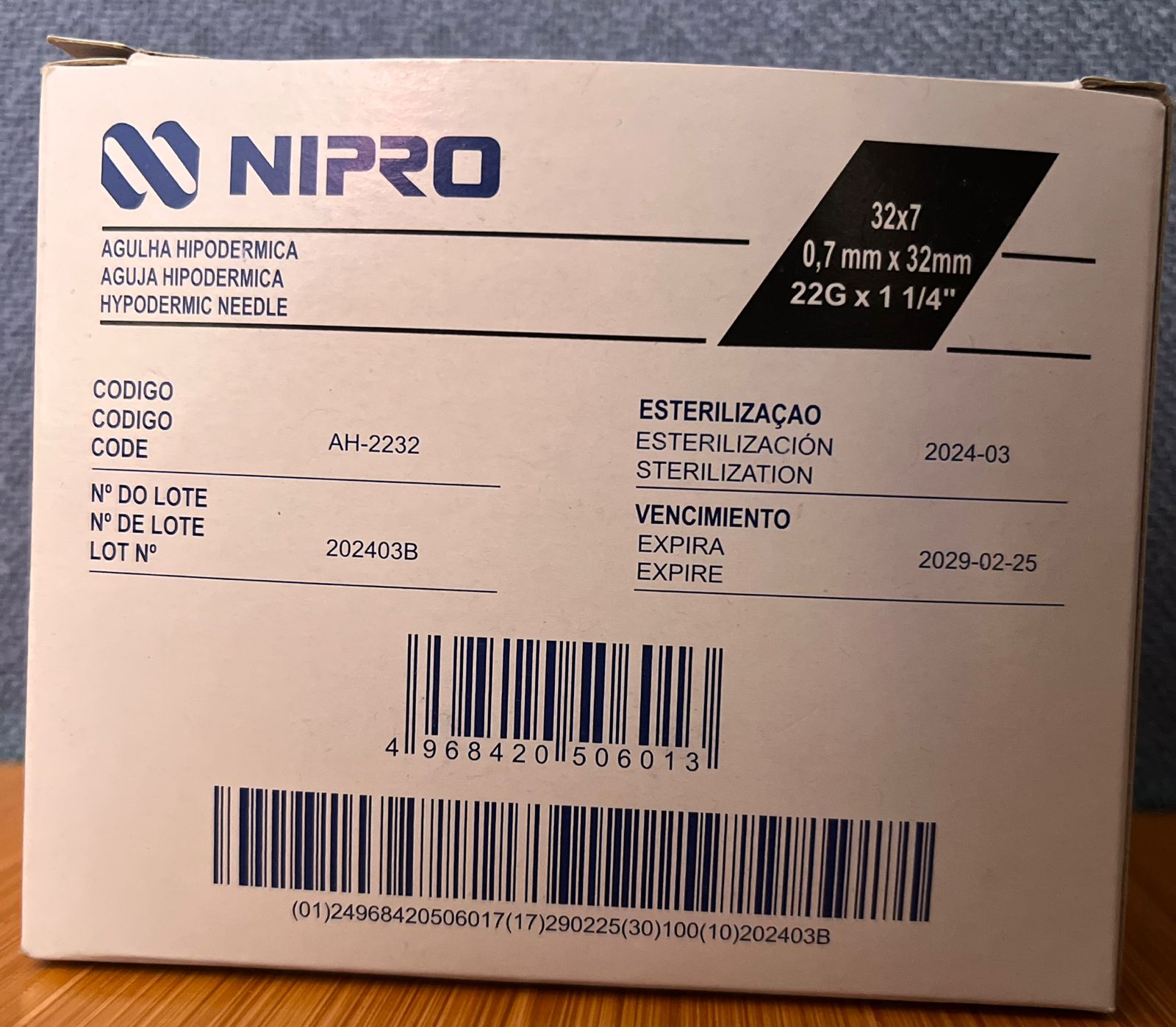 AGUJA HIPODERMICA ESTERIL 22G X 32 MM C/100 PZA (NEGRA)